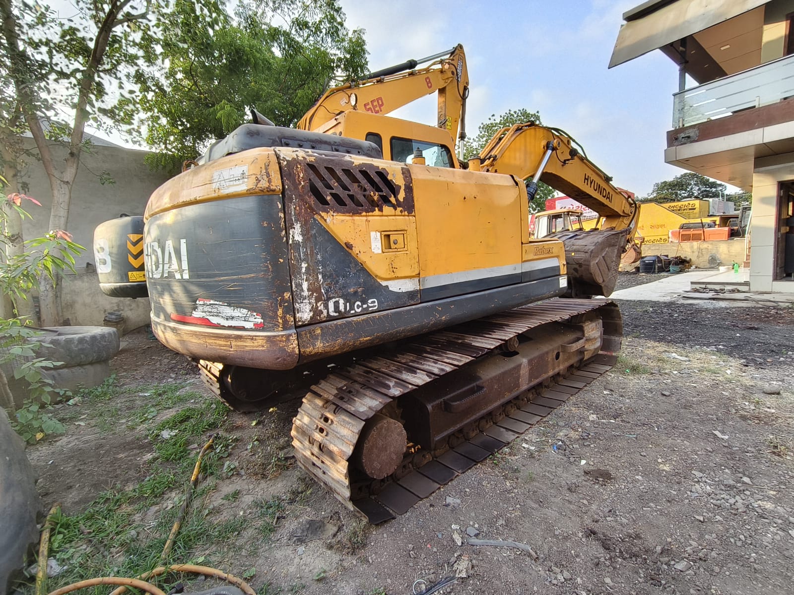 HYUNDAI EXCAVATOR R140LC-9 2013