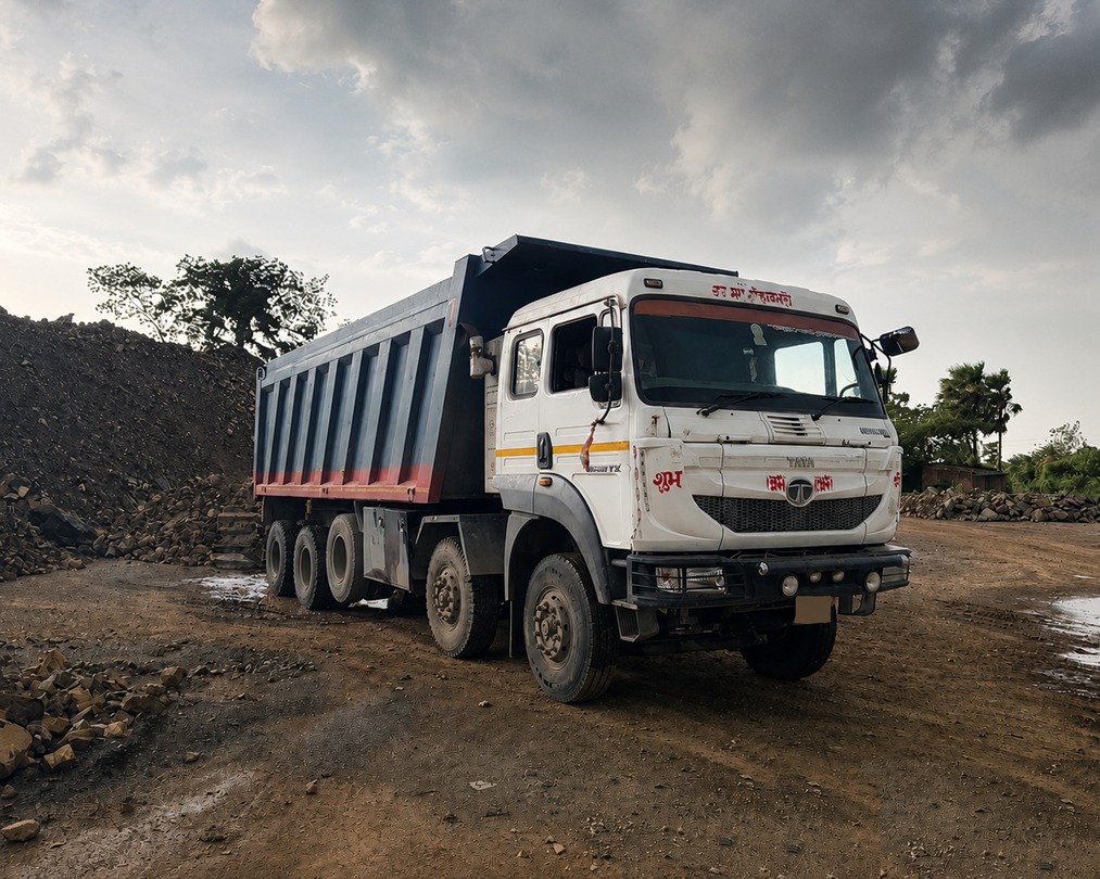 TATA SIGNA DUMP TRACK 4830 2023