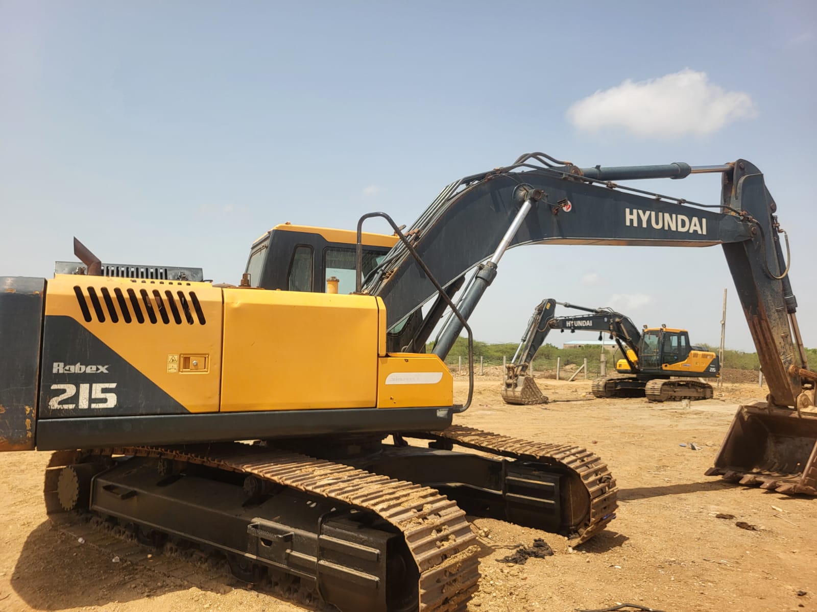 HYUNDAI EXCAVATOR R215 SMART 2022
