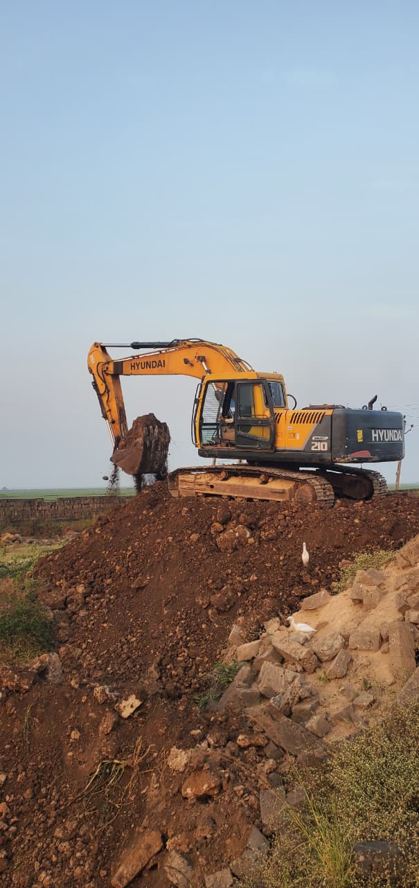 HYUNDAI EXCAVATOR R210 2018