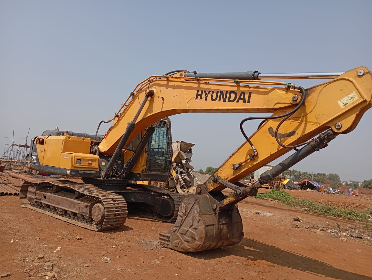 HYUNDAI EXCAVATOR R210 2020