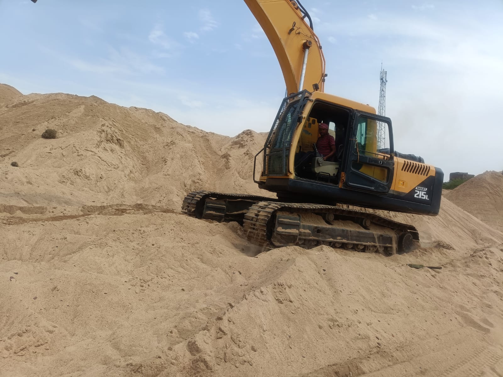 HYUNDAI EXCAVATOR R215 SMART 2019