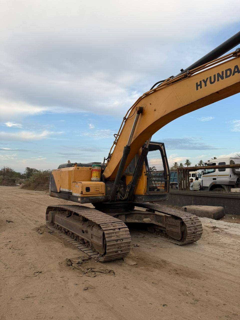 HYUNDAI EXCAVATOR R215 SMART 2019