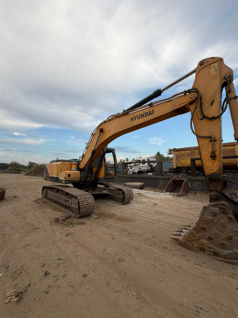 HYUNDAI EXCAVATOR R215 SMART 2019