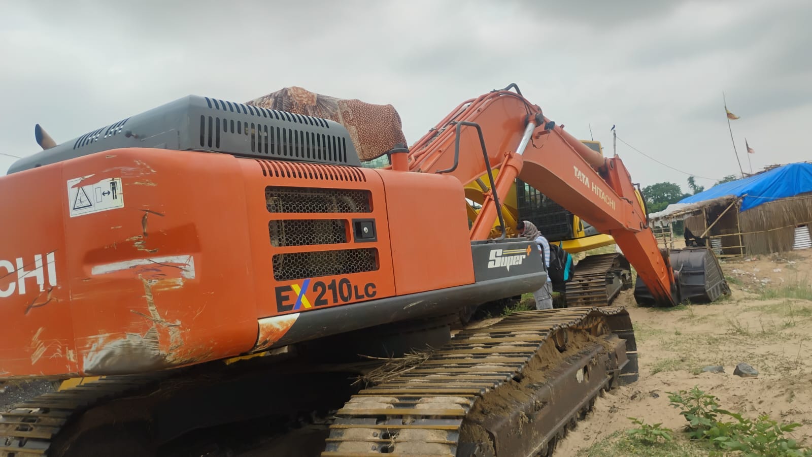 TATA HITACHI EXCAVATOR EX 210 2022