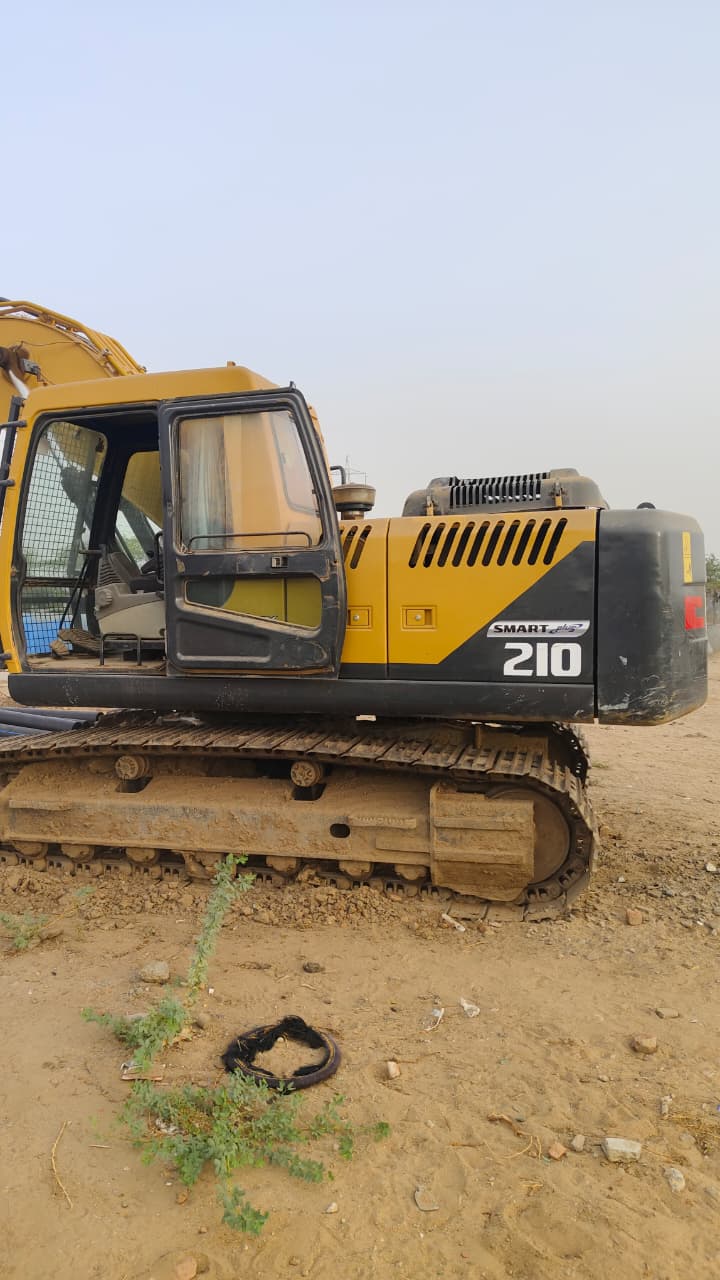 HYUNDAI EXCAVATOR R210 2019