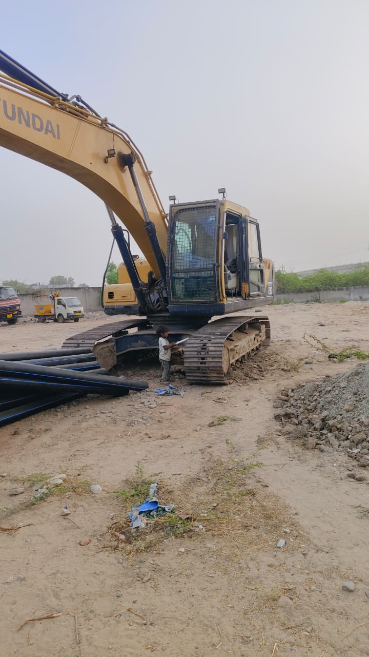 HYUNDAI EXCAVATOR R210 2019