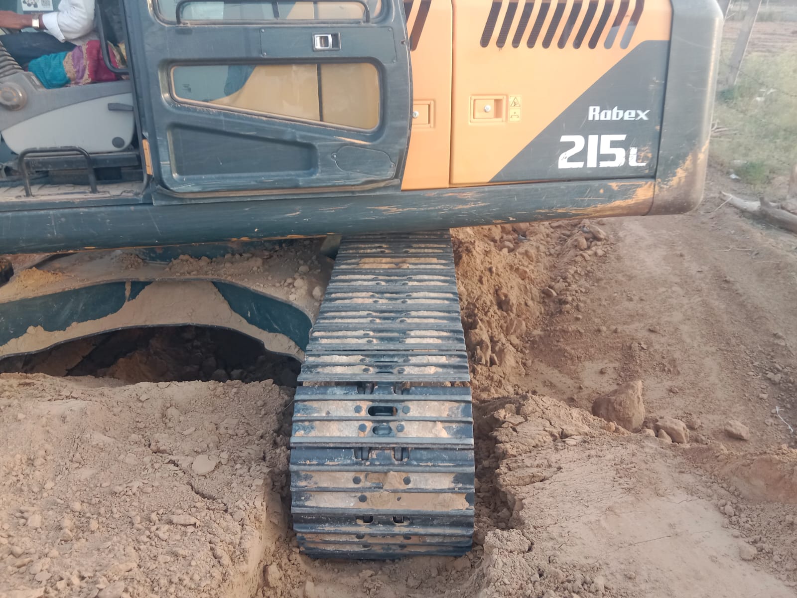 HYUNDAI EXCAVATOR R215 SMART 2023