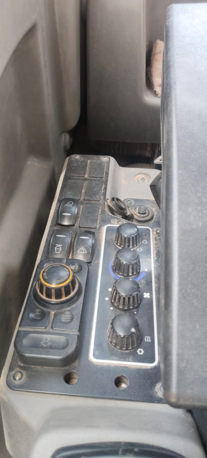 JCB EXCAVATOR JS205 2023
