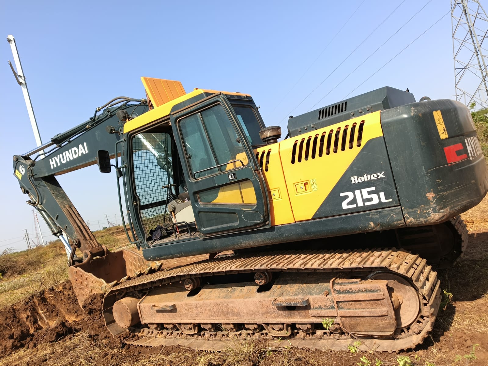 HYUNDAI EXCAVATOR R215 SMART 2023