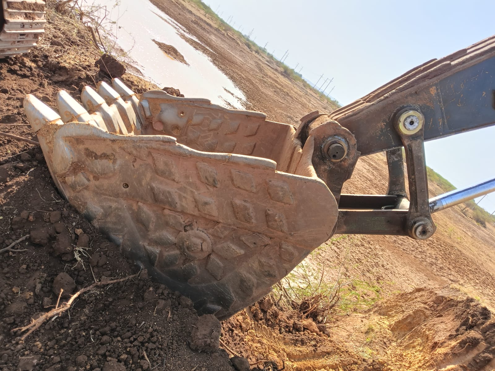 HYUNDAI EXCAVATOR R215 SMART 2023