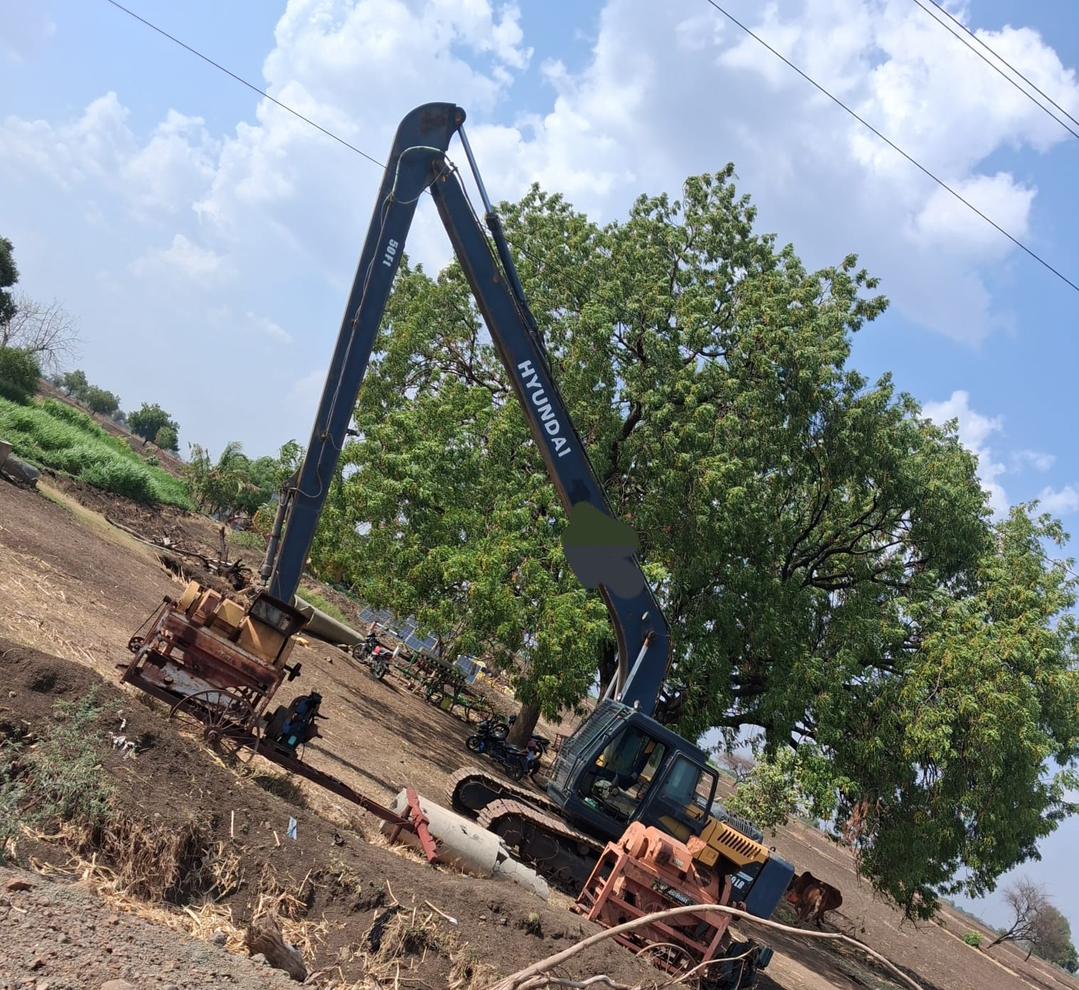 HYUNDAI EXCAVATOR R215LR 50FT 2016