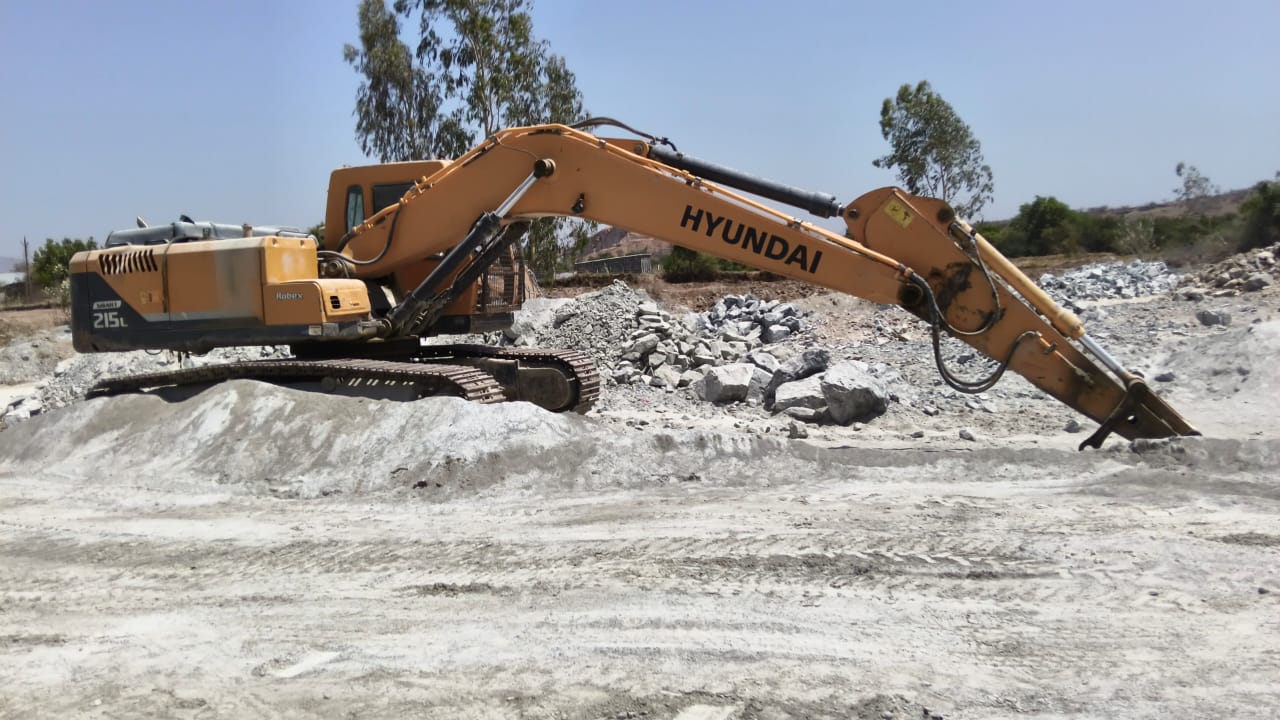 HYUNDAI EXCAVATOR R215L 2018