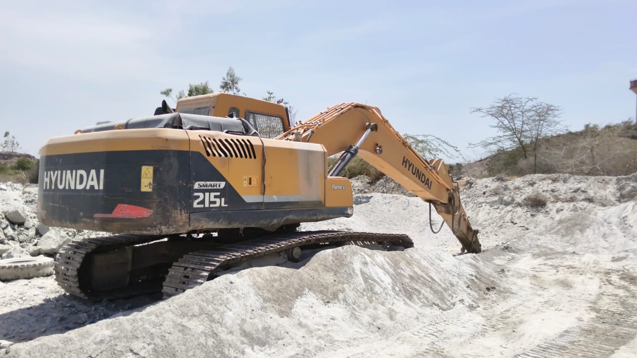 HYUNDAI EXCAVATOR R215L 2018