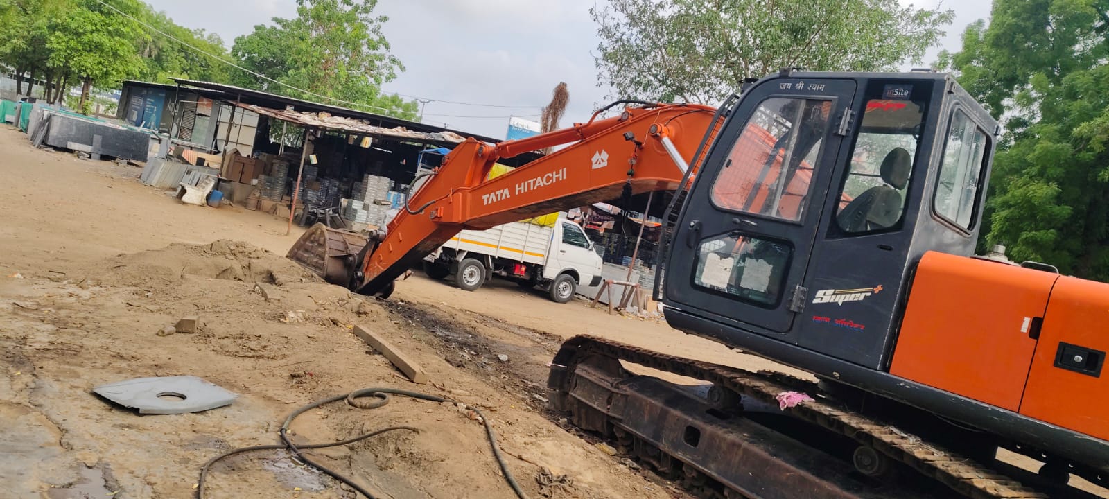 TATA HITACHI EXCAVATAR EX200 2023