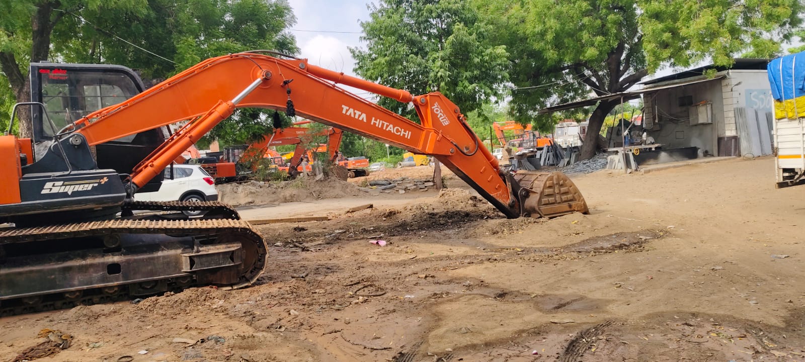 TATA HITACHI EXCAVATAR EX200 2023