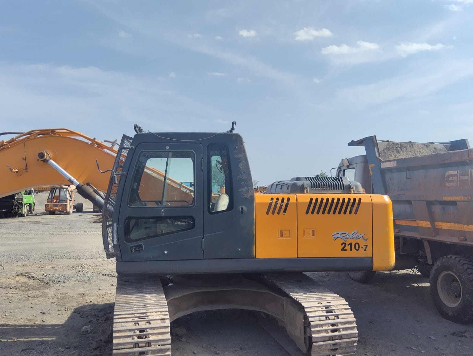 HYUNDAI EXCAVATOR R210 2016