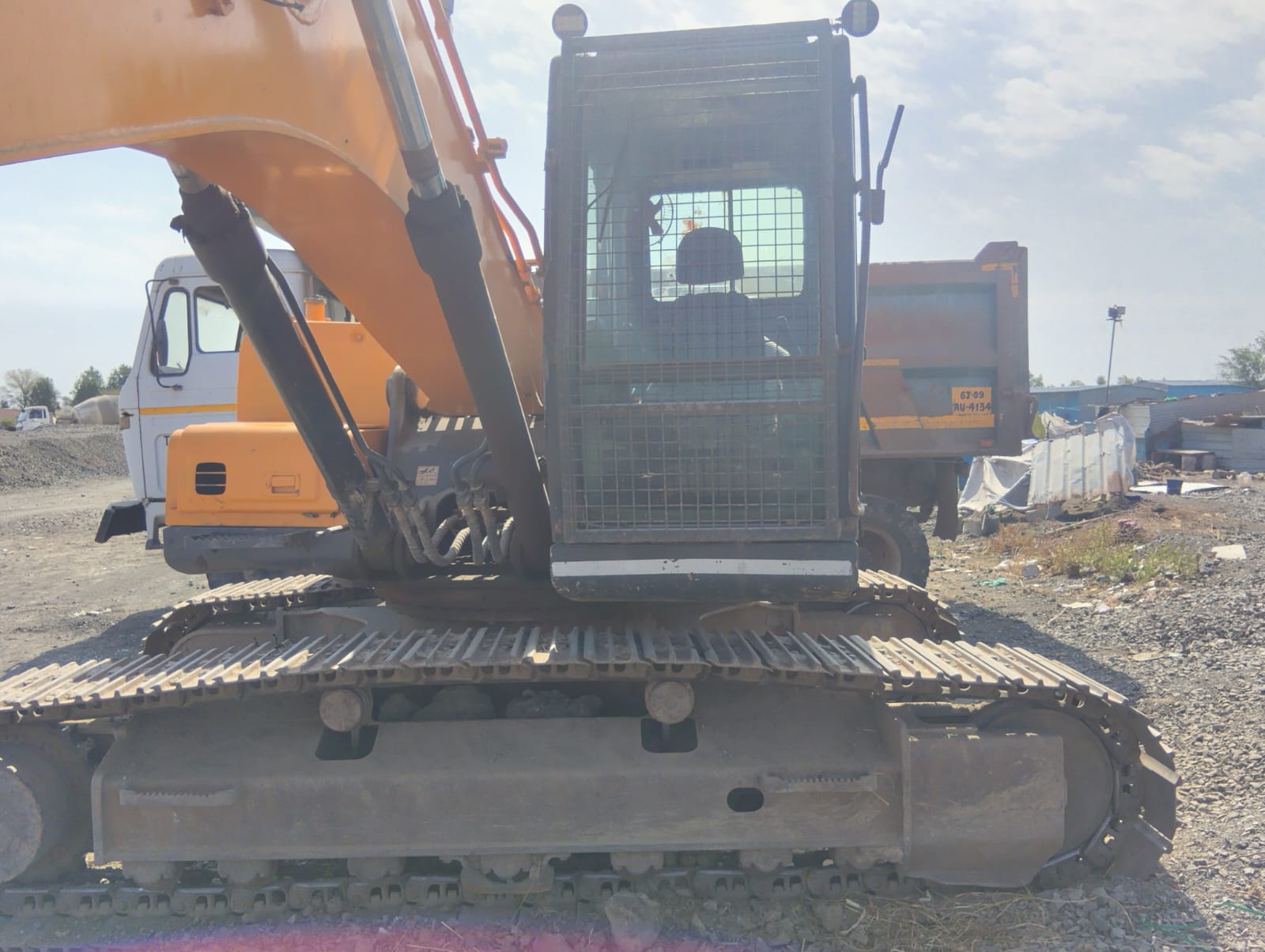 HYUNDAI EXCAVATOR R210 2016