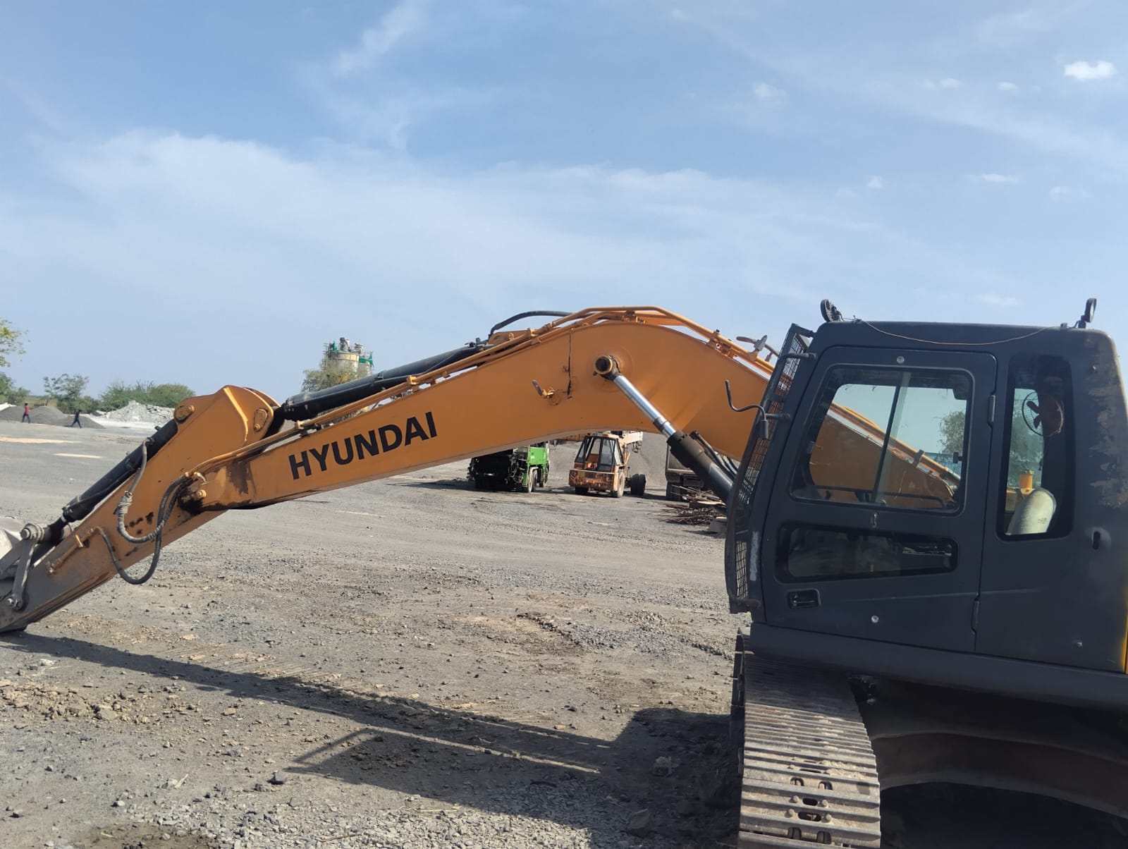 HYUNDAI EXCAVATOR R210 2016