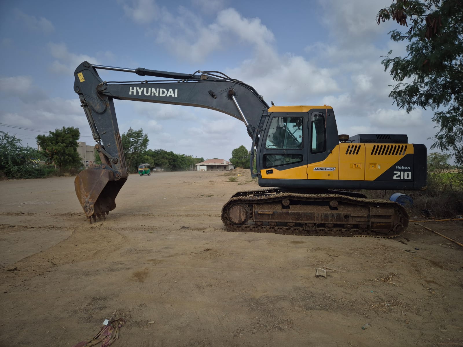 HYUNDAI EXCAVATOR R210 2021