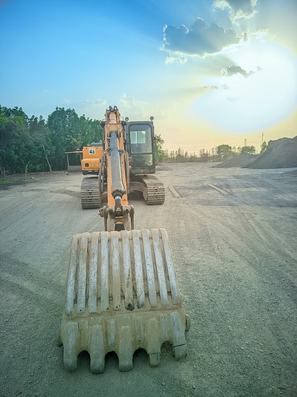HYUNDAI EXCAVATOR R210 2017
