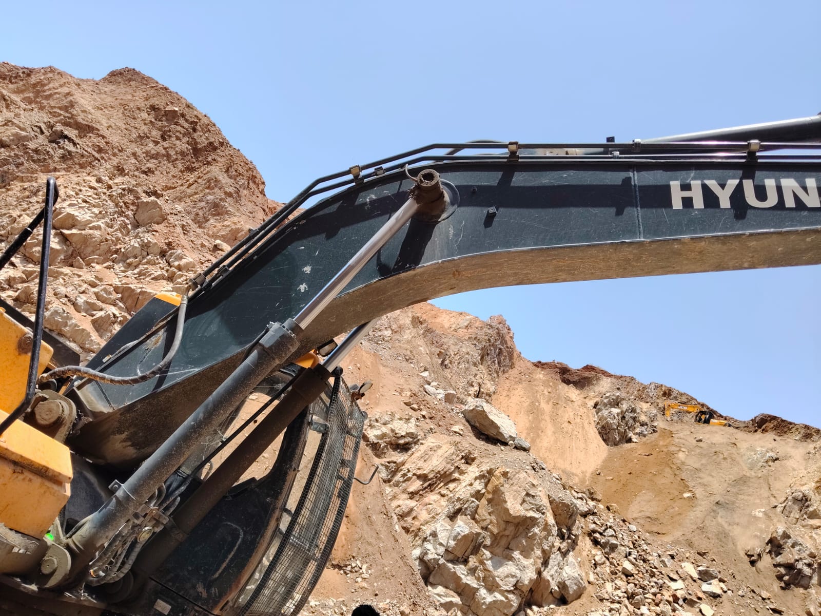 HYUNDAI EXCAVATOR R215 SMART 2023