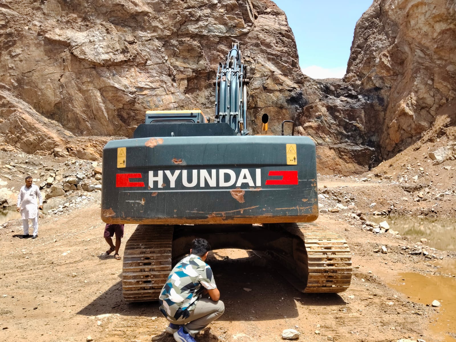 HYUNDAI EXCAVATOR R215 SMART 2023