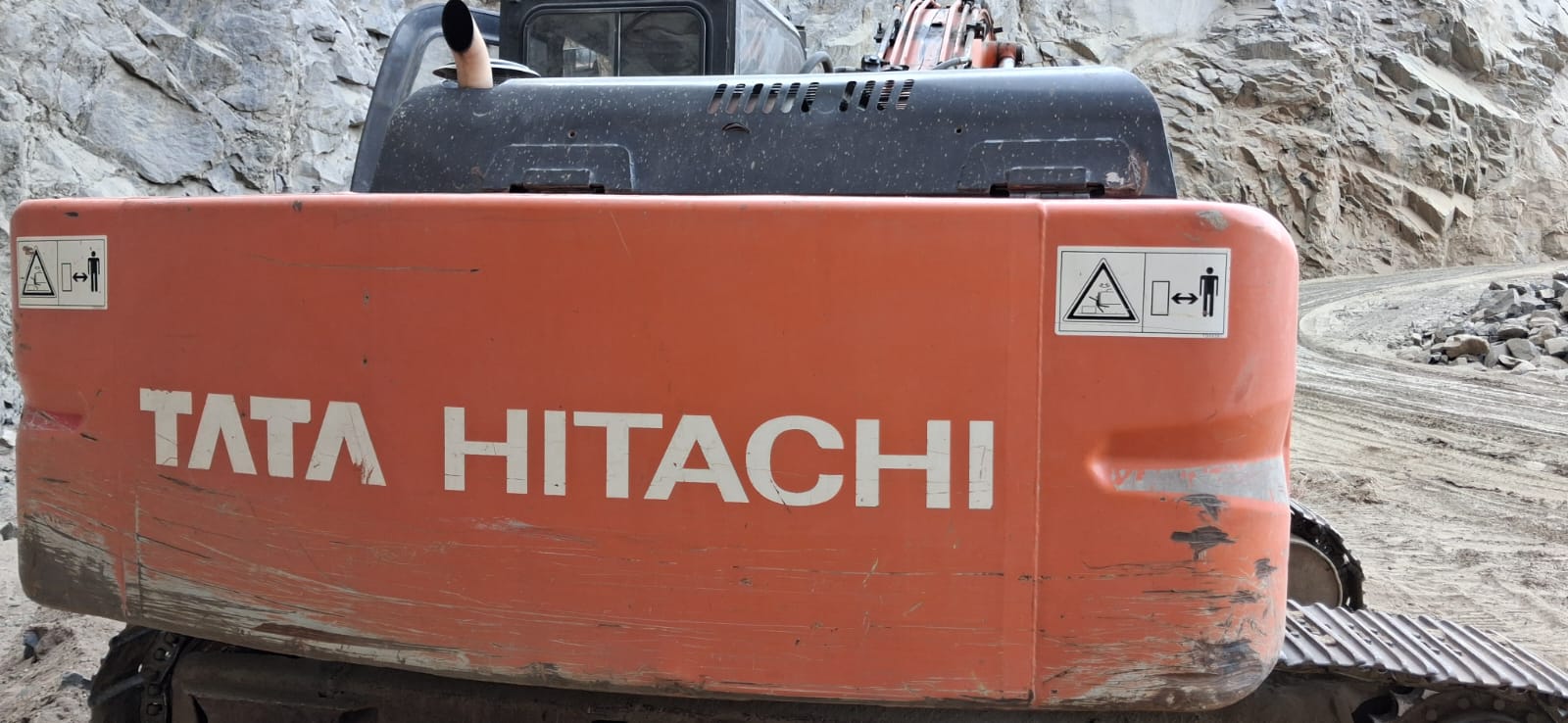 TATA HITACHI EXCAVATAR EX200 2017