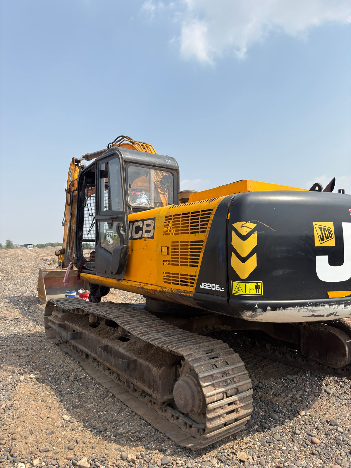 JCB EXCAVATOR JS205 2019