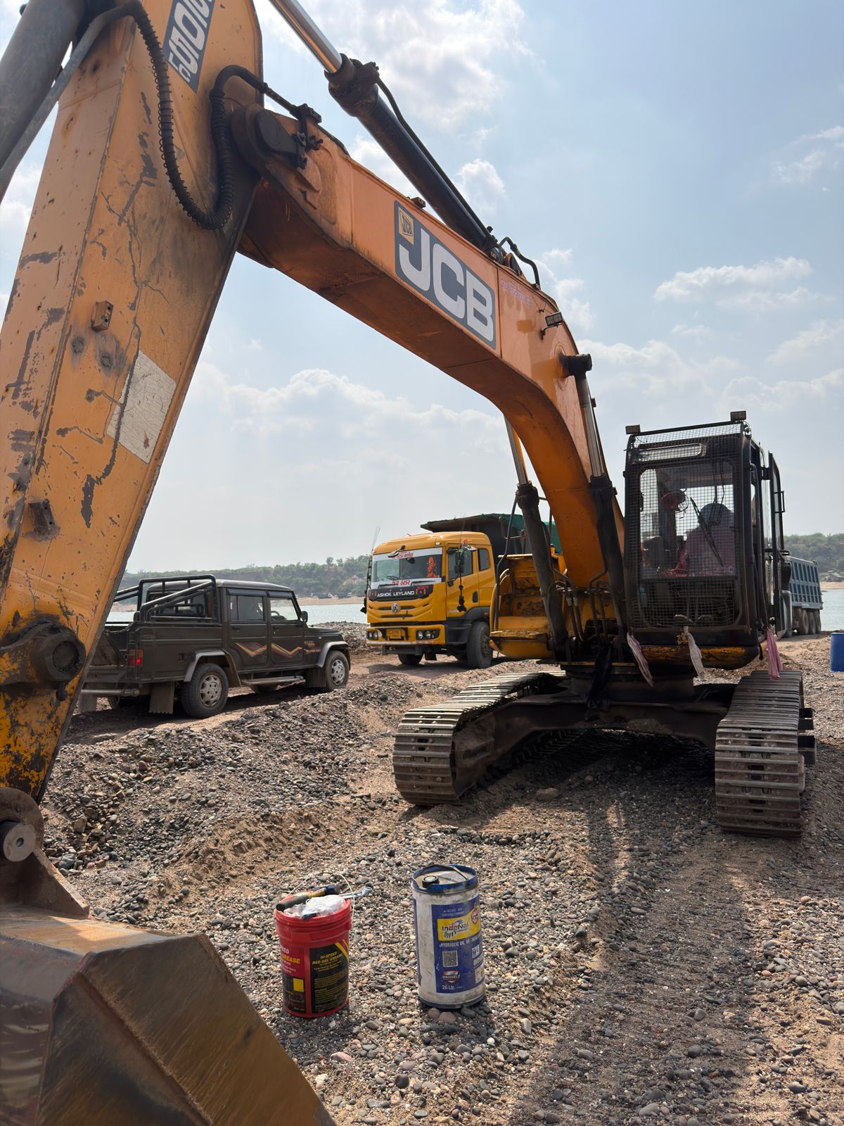 JCB EXCAVATOR JS205 2019