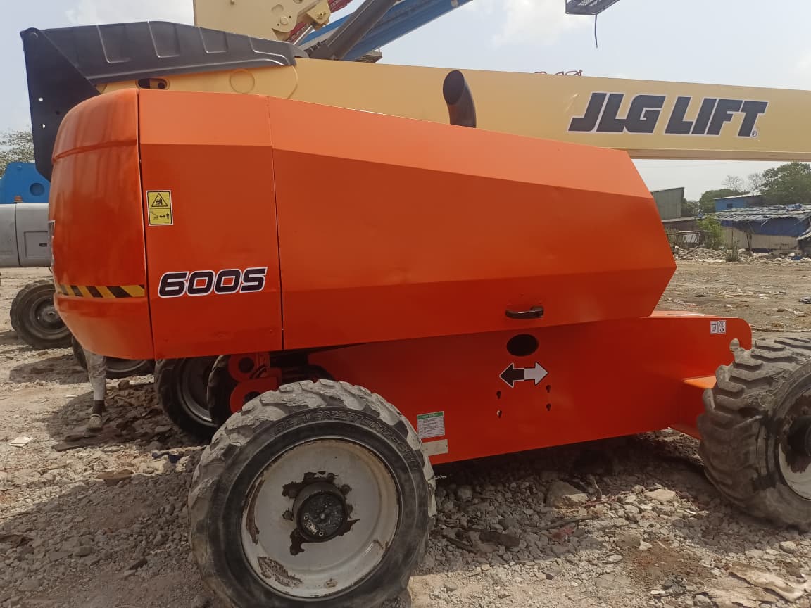 JLG BOOM LIFT 600S 2015