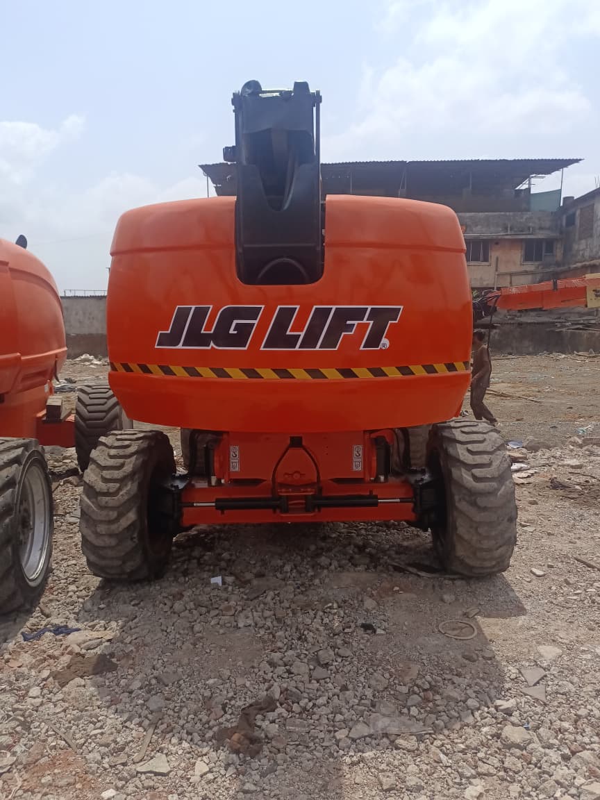 JLG BOOM LIFT 600S 2015