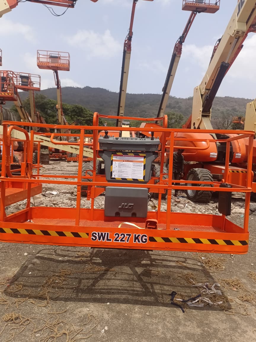 JLG BOOM LIFT 600S 2015