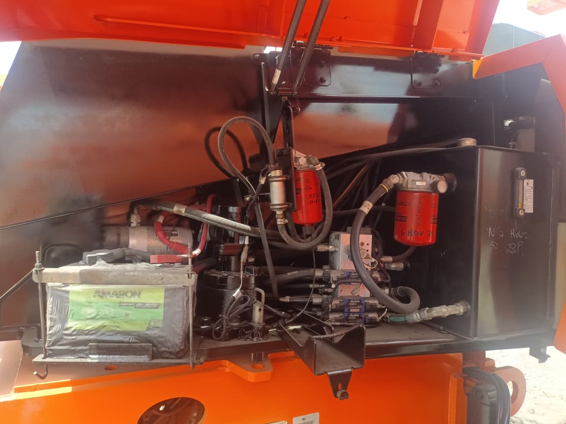 JLG BOOM LIFT 600S 2015