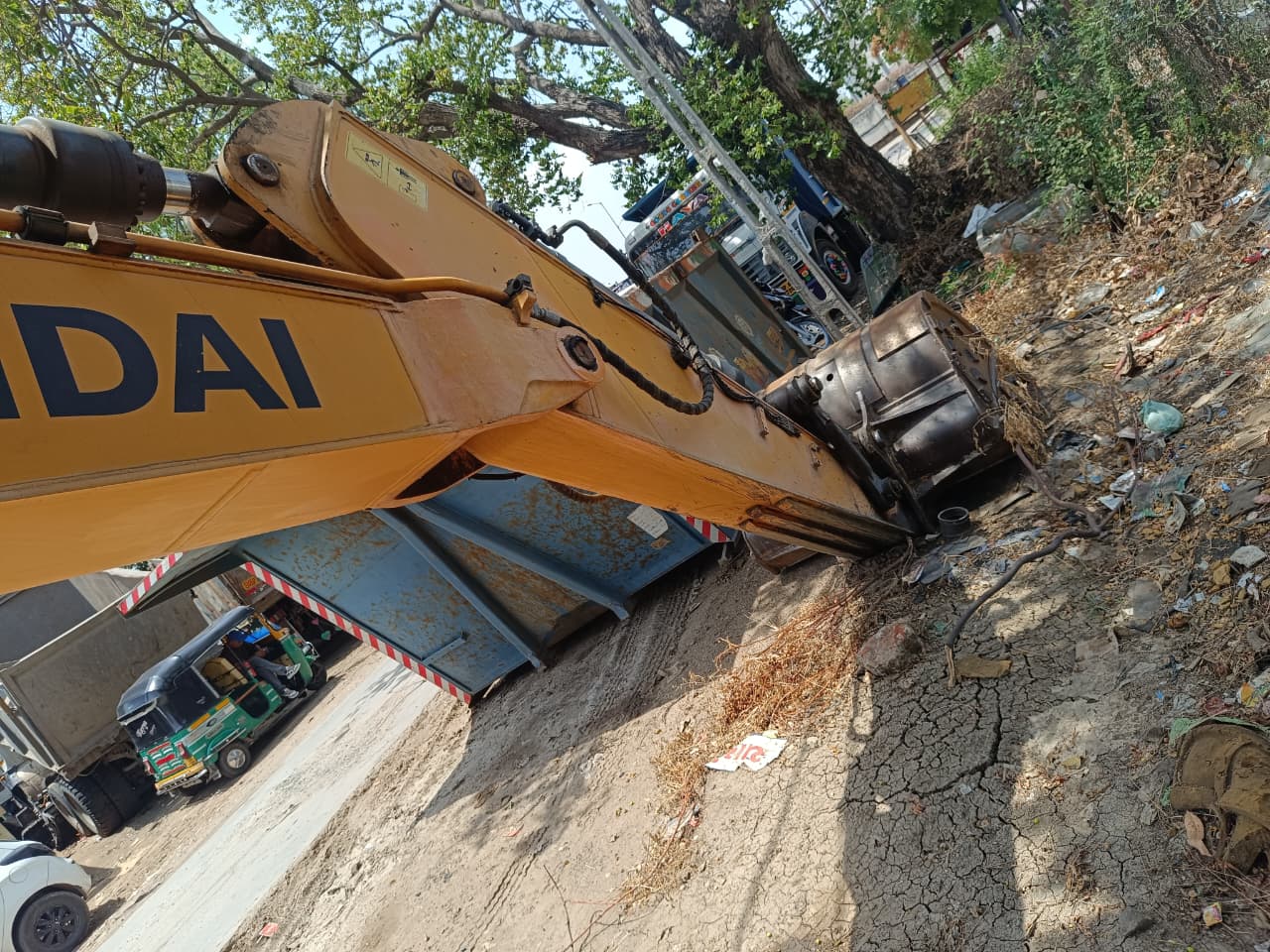 HYUNDAI EXCAVATOR R215 SMART 2017