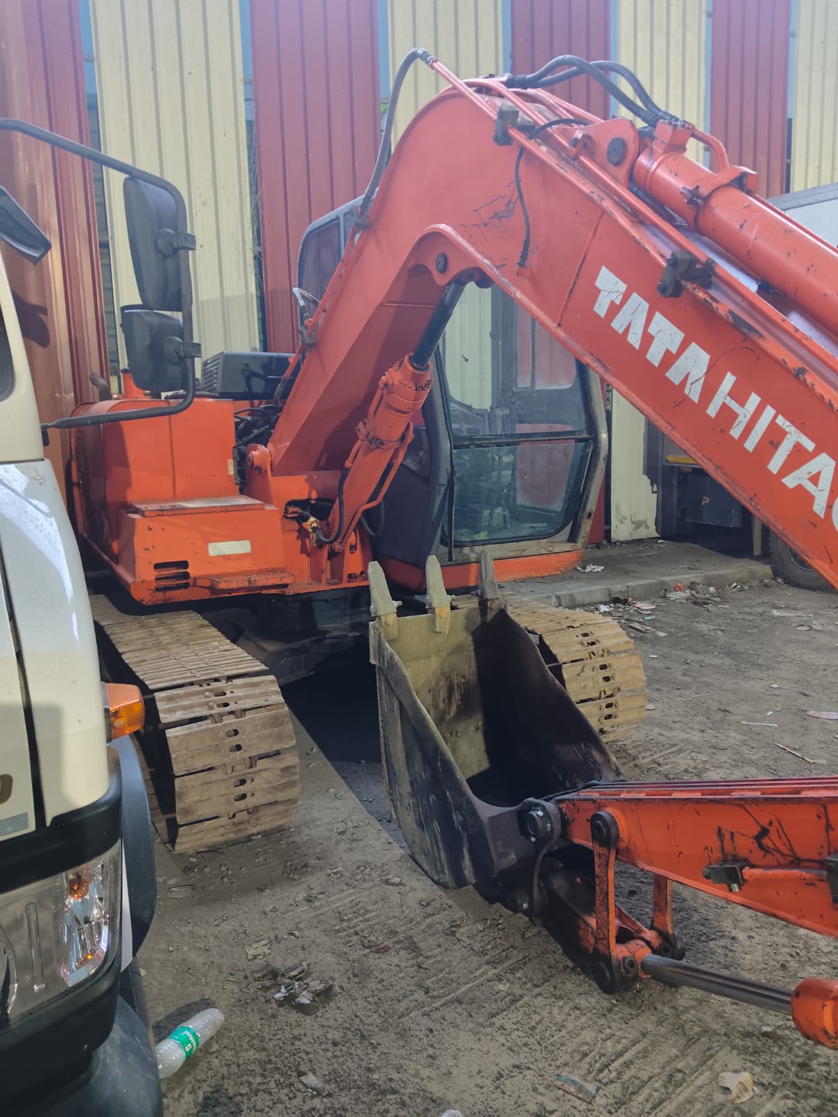 TATA HITACHI EXCAVATAR EX70 2011