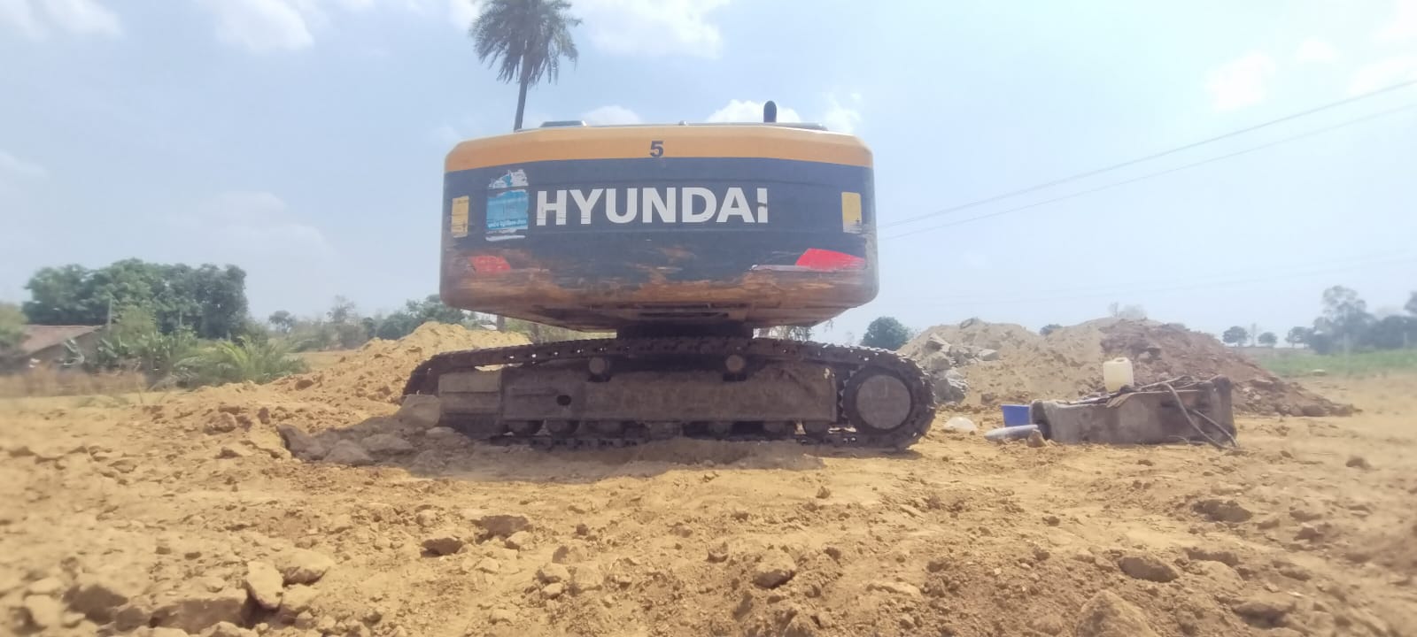 HYUNDAI EXCAVATOR R210 2017