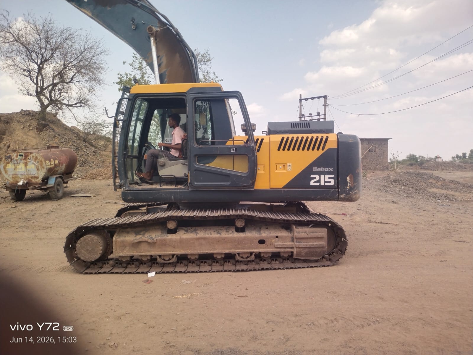 HYUNDAI EXCAVATOR R215 2023