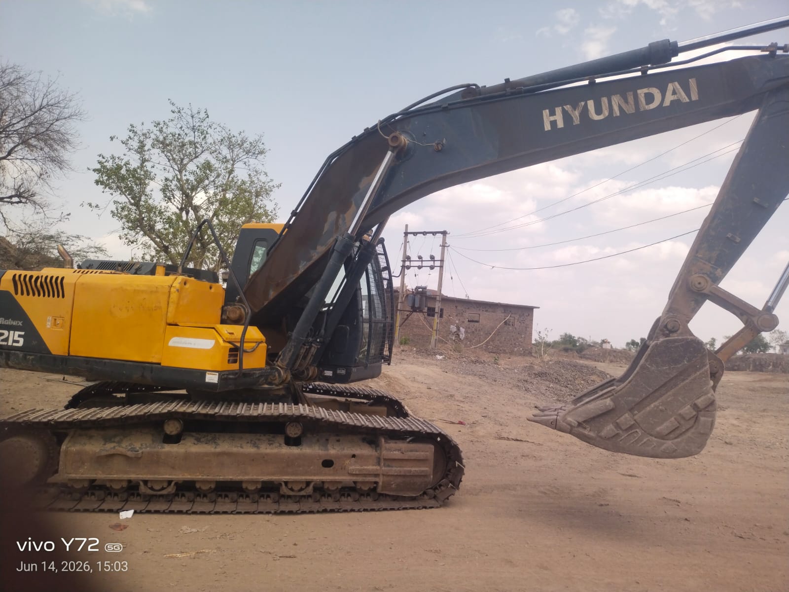HYUNDAI EXCAVATOR R215 2023