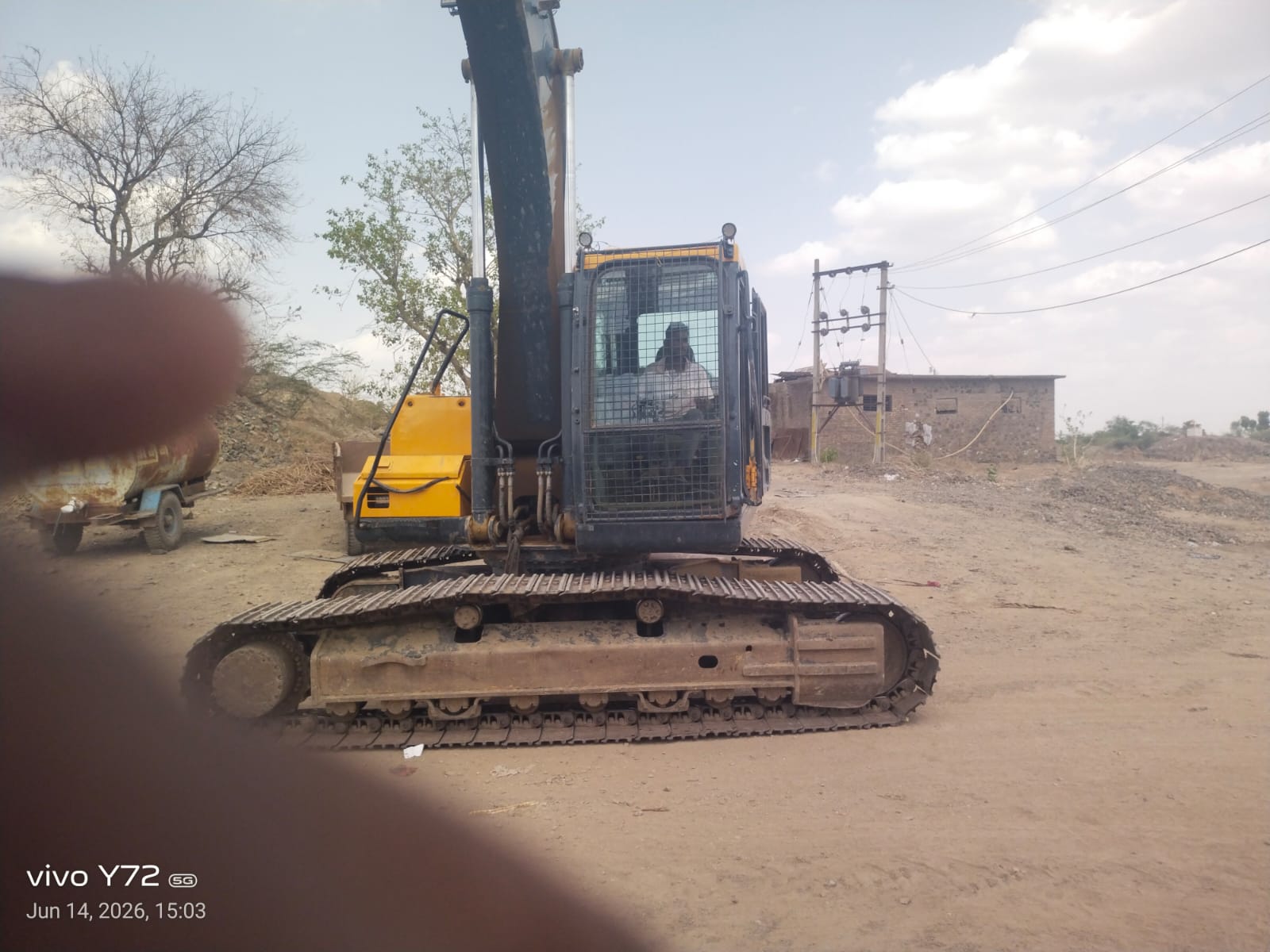 HYUNDAI EXCAVATOR R215 2023