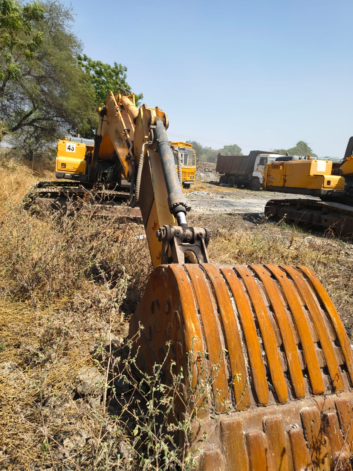 HYUNDAI EXCAVATOR R210 2017