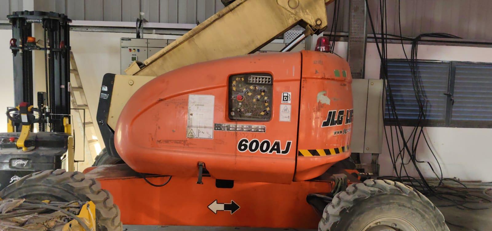 JLG BOOM LIFT 600AJ 2004