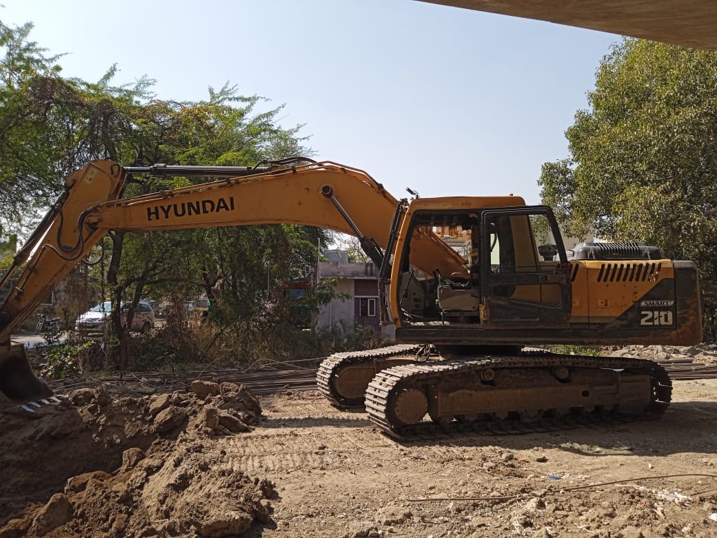 HYUNDAI EXCAVATOR R210 2019