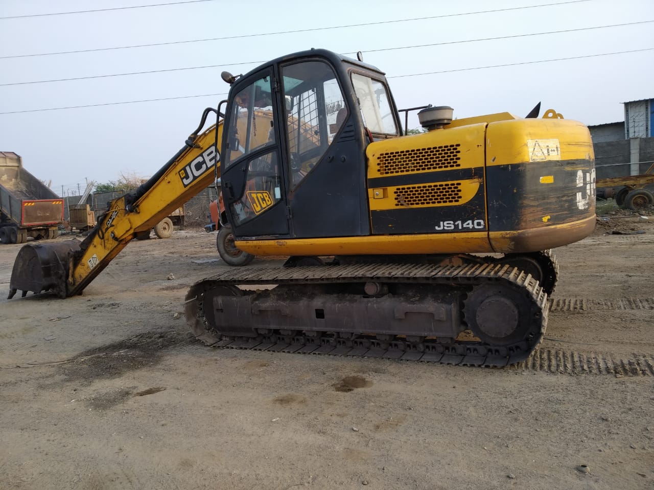 JCB EXCAVATOR JS140 2011