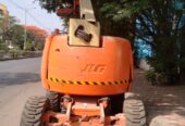 JLG BOOM LIFT 450AJ 2002