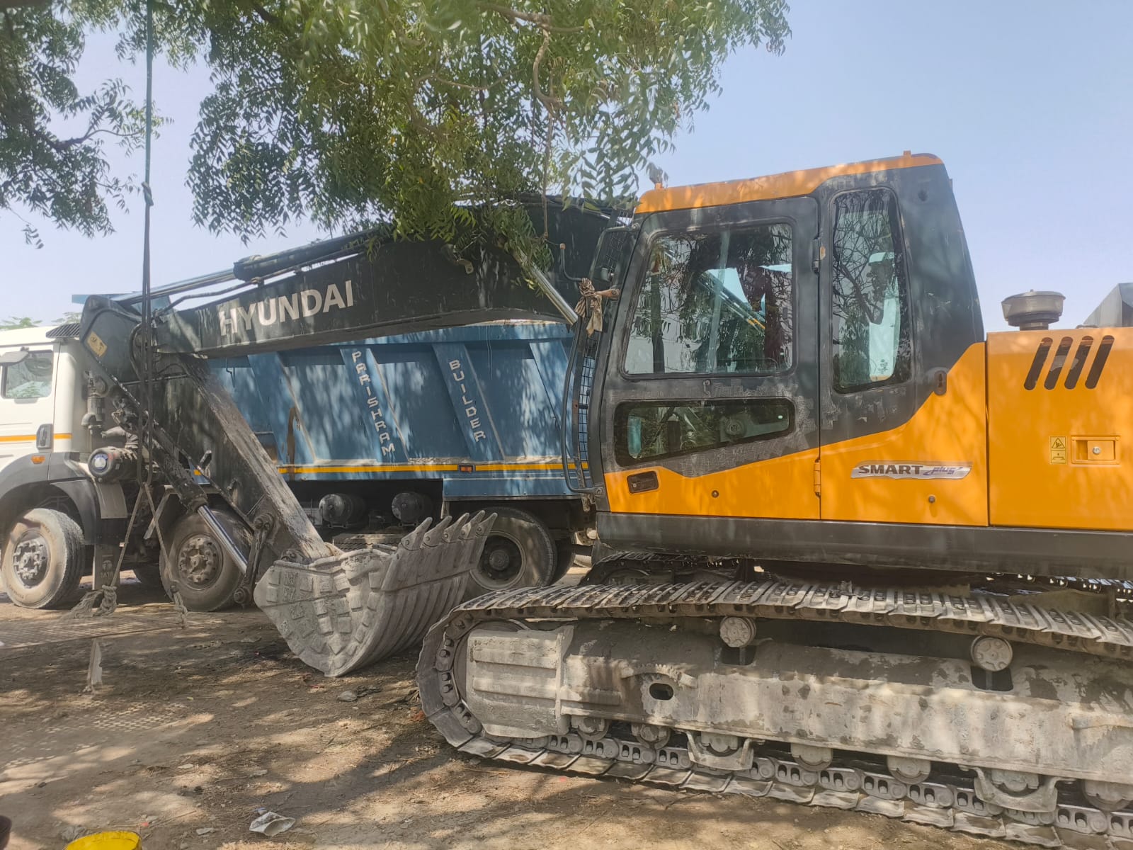 HYUNDAI EXCAVATOR R215 SMART 2023