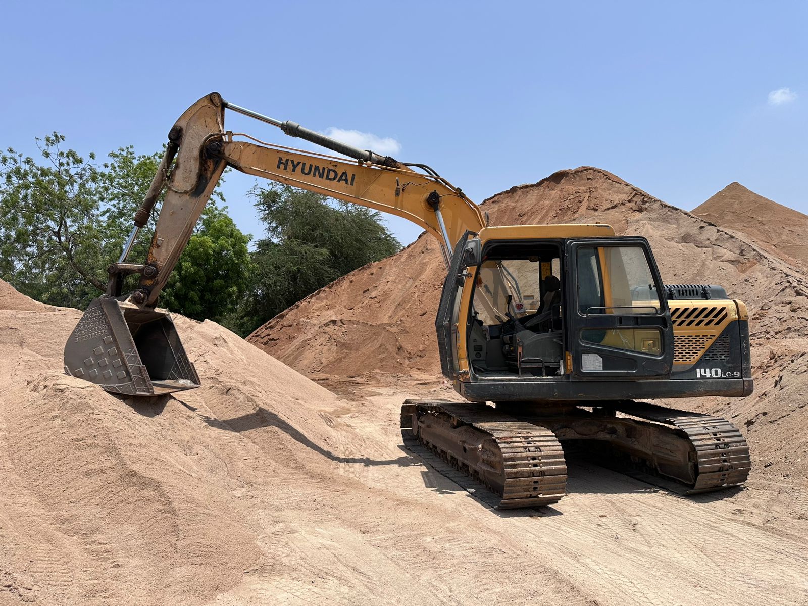 HYUNDAI EXCAVATOR R140LC 2018