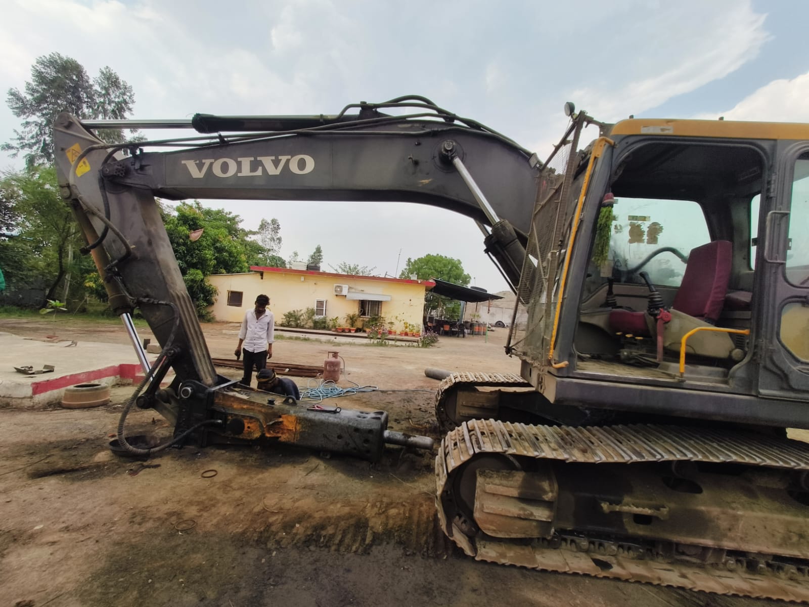VOLVO EXCAVATORS EC210D 2018