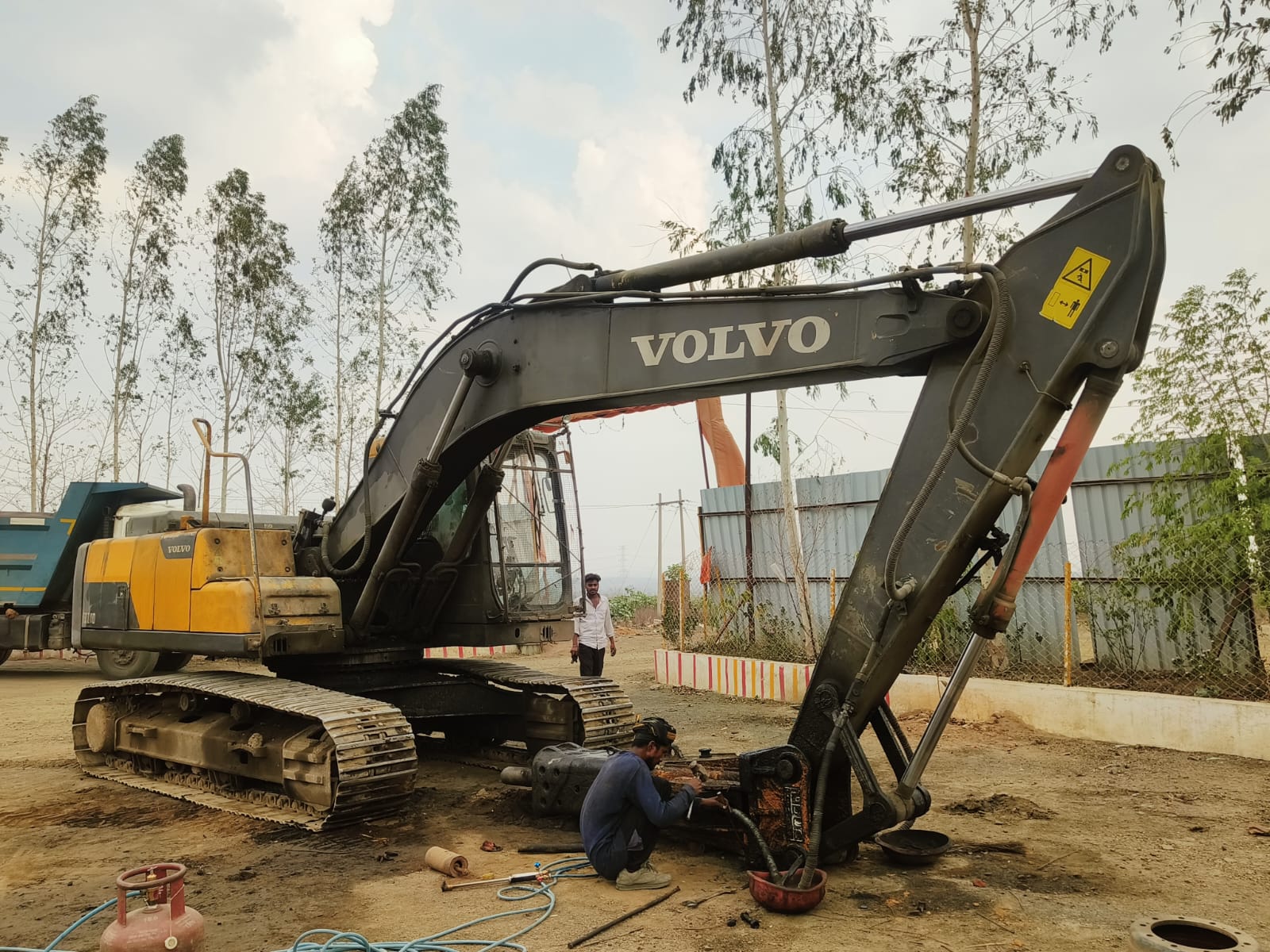 VOLVO EXCAVATORS EC210D 2018