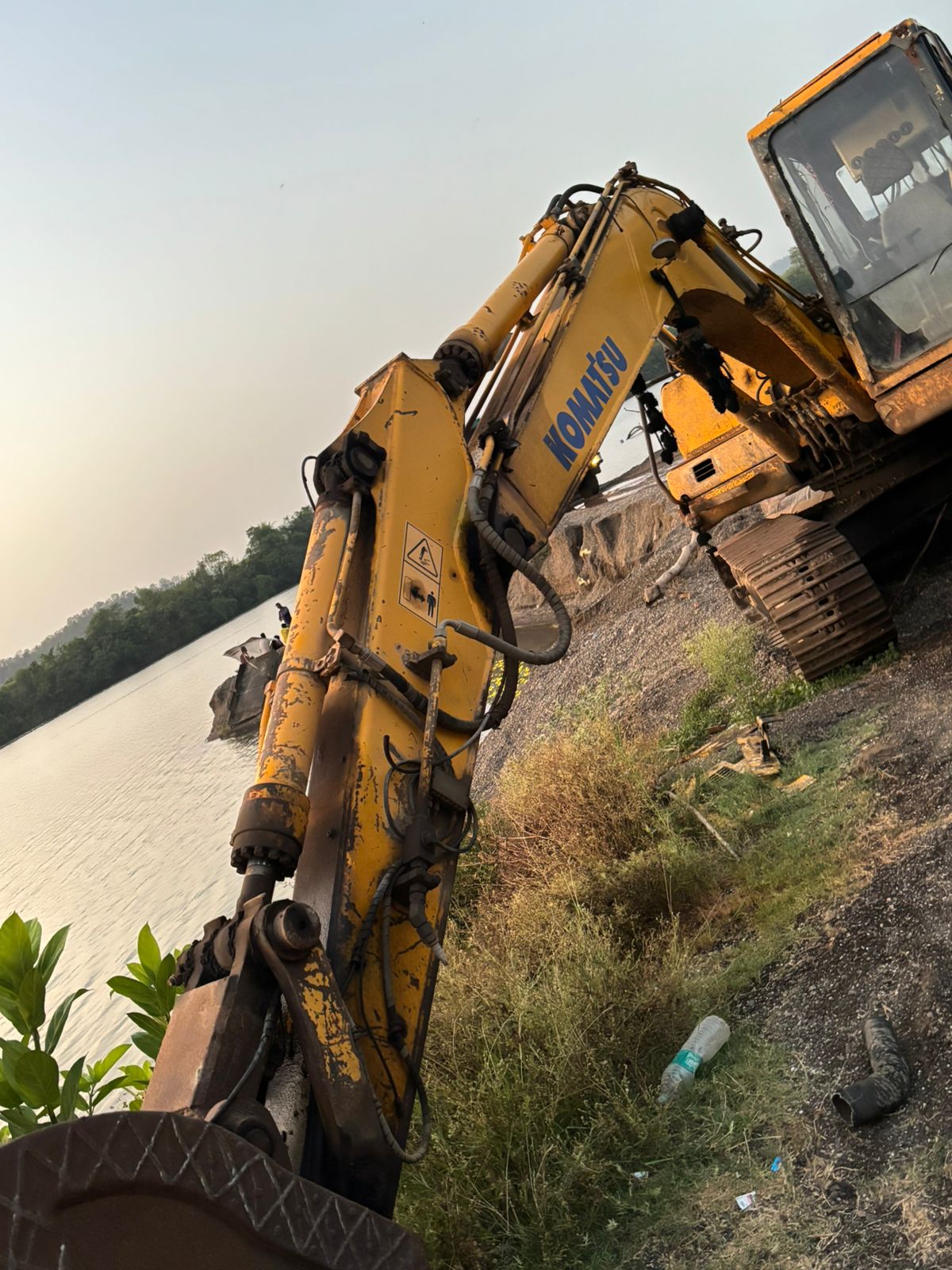 KOMATSU EXCAVATORS PC130 2008